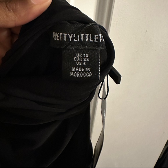 Pretty Little Thing Black Slinky Extreme Plunge Maxi Dress - Picture 5 of 6